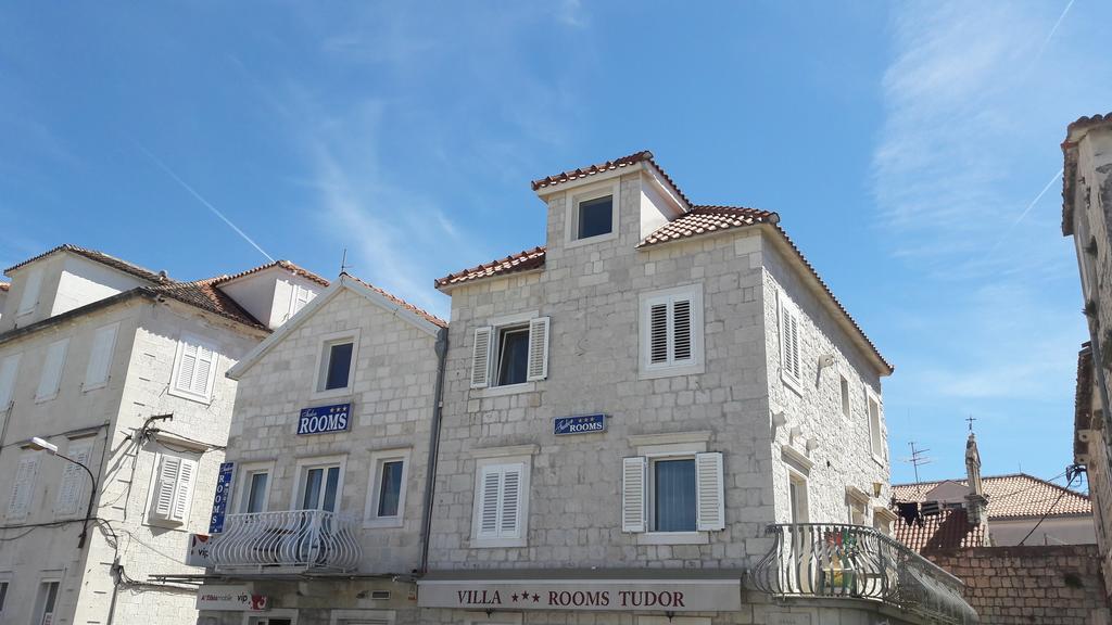Villa Tudor โตรกีร์ ภายนอก รูปภาพ